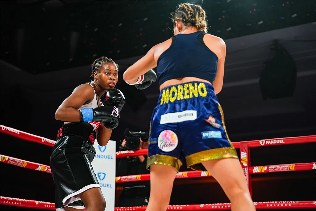 Sa'rai Brown-El Wins Bruising Battle With Moreno